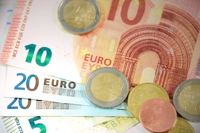 How Much Money Do You Need To Live Comfortably In Europe